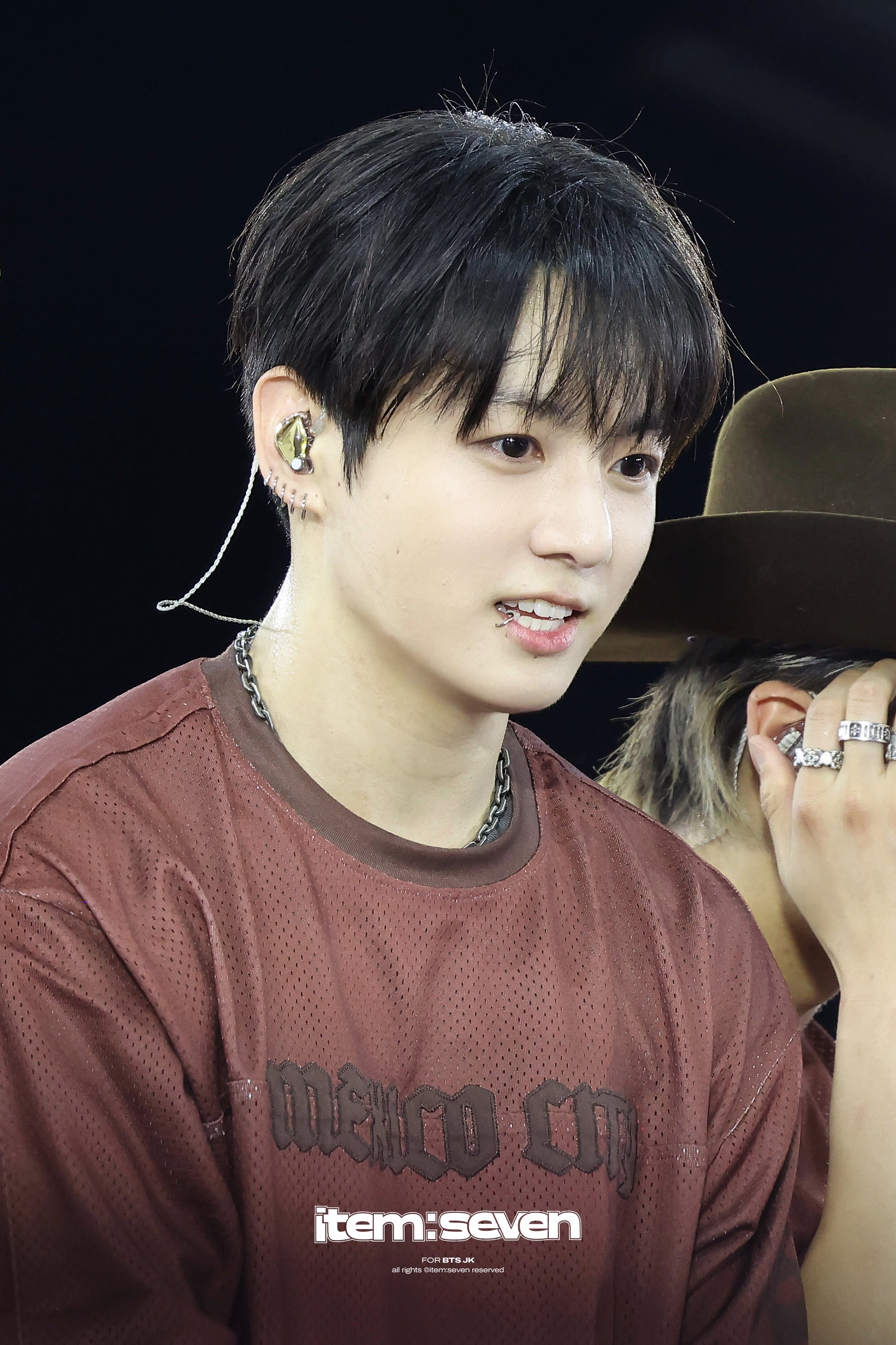 [잡담] 근데 정국 얼굴 정말 이상하지 않음? | 인스티즈