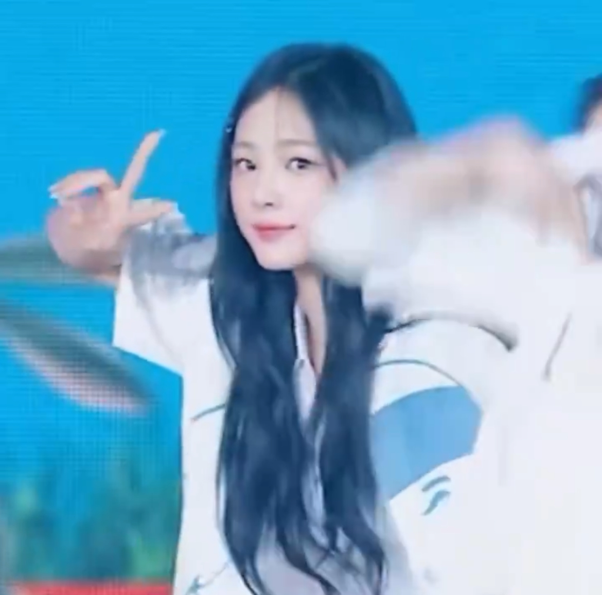 [잡담] 뉴진스 민지 이거 어떤무대야...? | 인스티즈