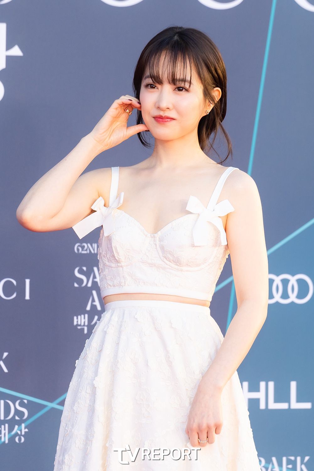 [잡담] 박보영 드레스 특이하다 | 인스티즈