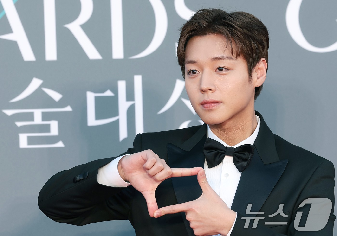 [미디어] 백상 레드카펫 박지훈 | 인스티즈