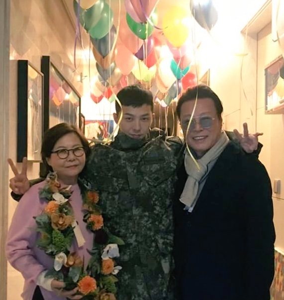 [잡담] 지디는 가족들이랑 화목해서 마음 좋아 | 인스티즈