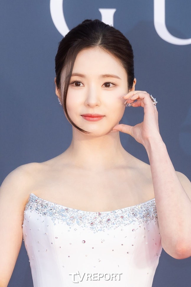[잡담] 신세경) 260528 백상예술대상 레드카펫 신세경 기사사진 | 인스티즈