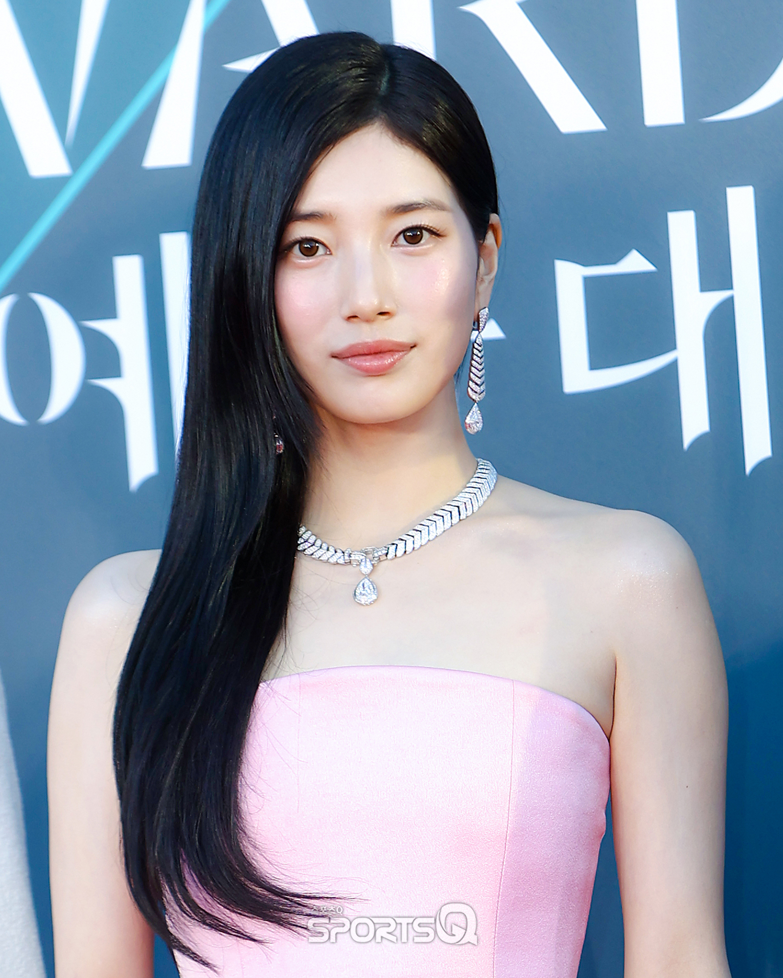[잡담] 수지) 260508 '수지' 제62회 백상예술대상 레드카펫 기사사진 | 인스티즈