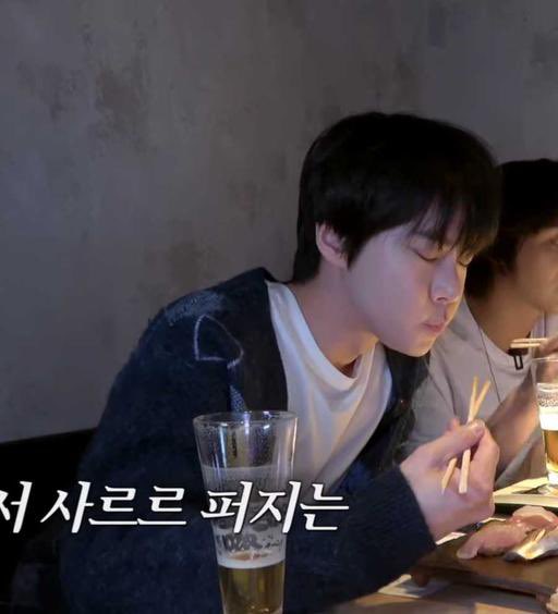 [잡담] 아 왜케 웃기지 음미하는 표정 ㅈㅇ 도영 | 인스티즈
