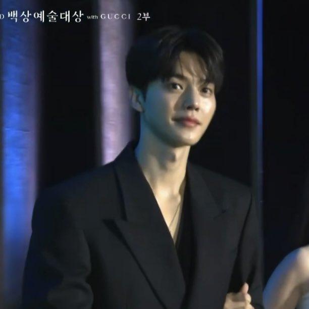 [잡담] 송강은 아니 ;; 전역하더니 뭐임 | 인스티즈
