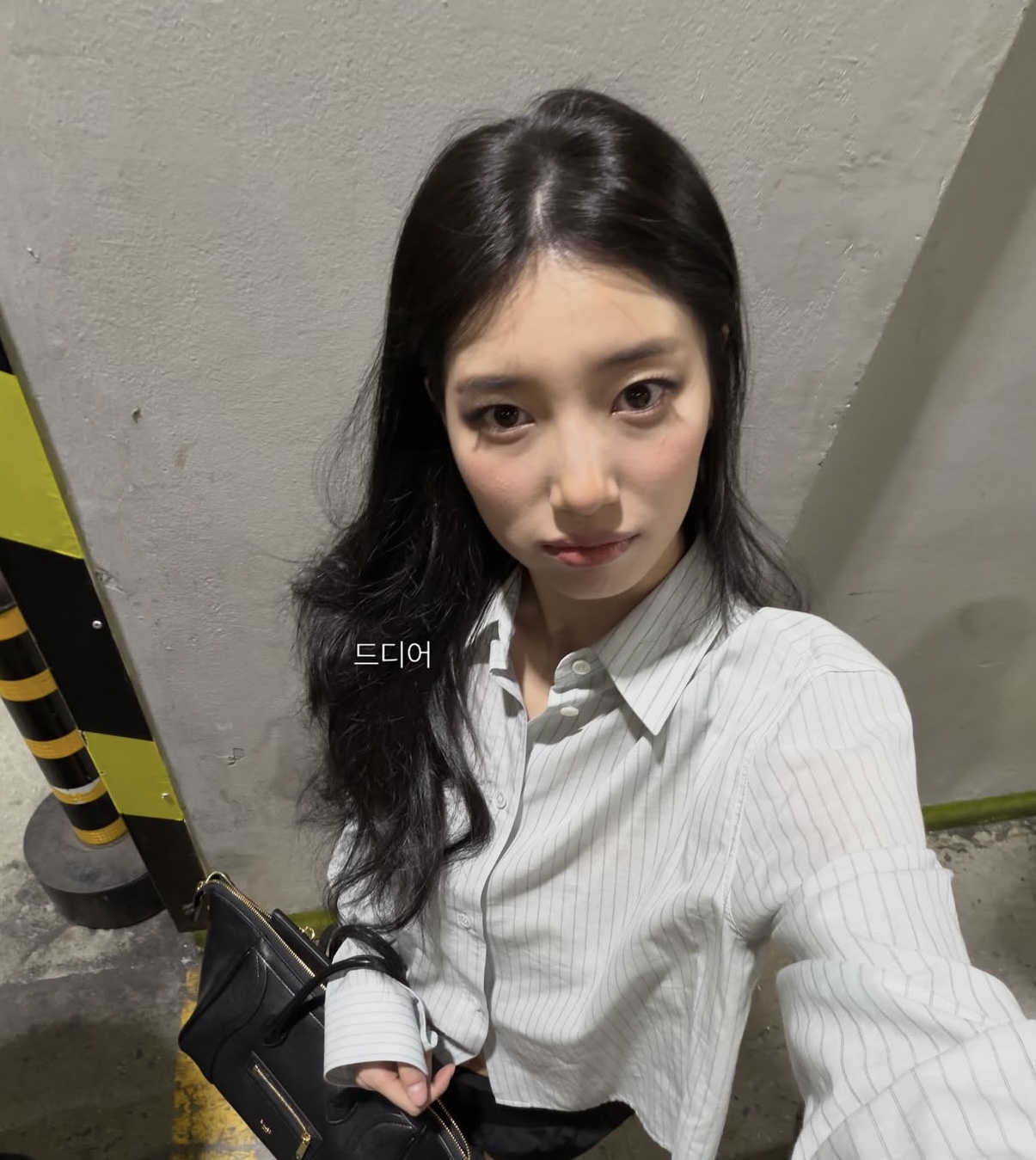 [잡담] 수지 셀카 진짜 대충 찍네ㅋㅋㅋ | 인스티즈