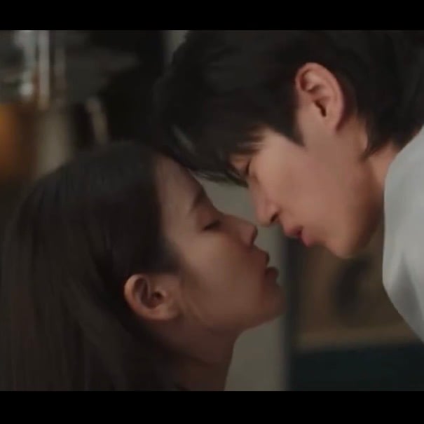 [잡담] 아이유 변우석 키스신 쩐다 | 인스티즈