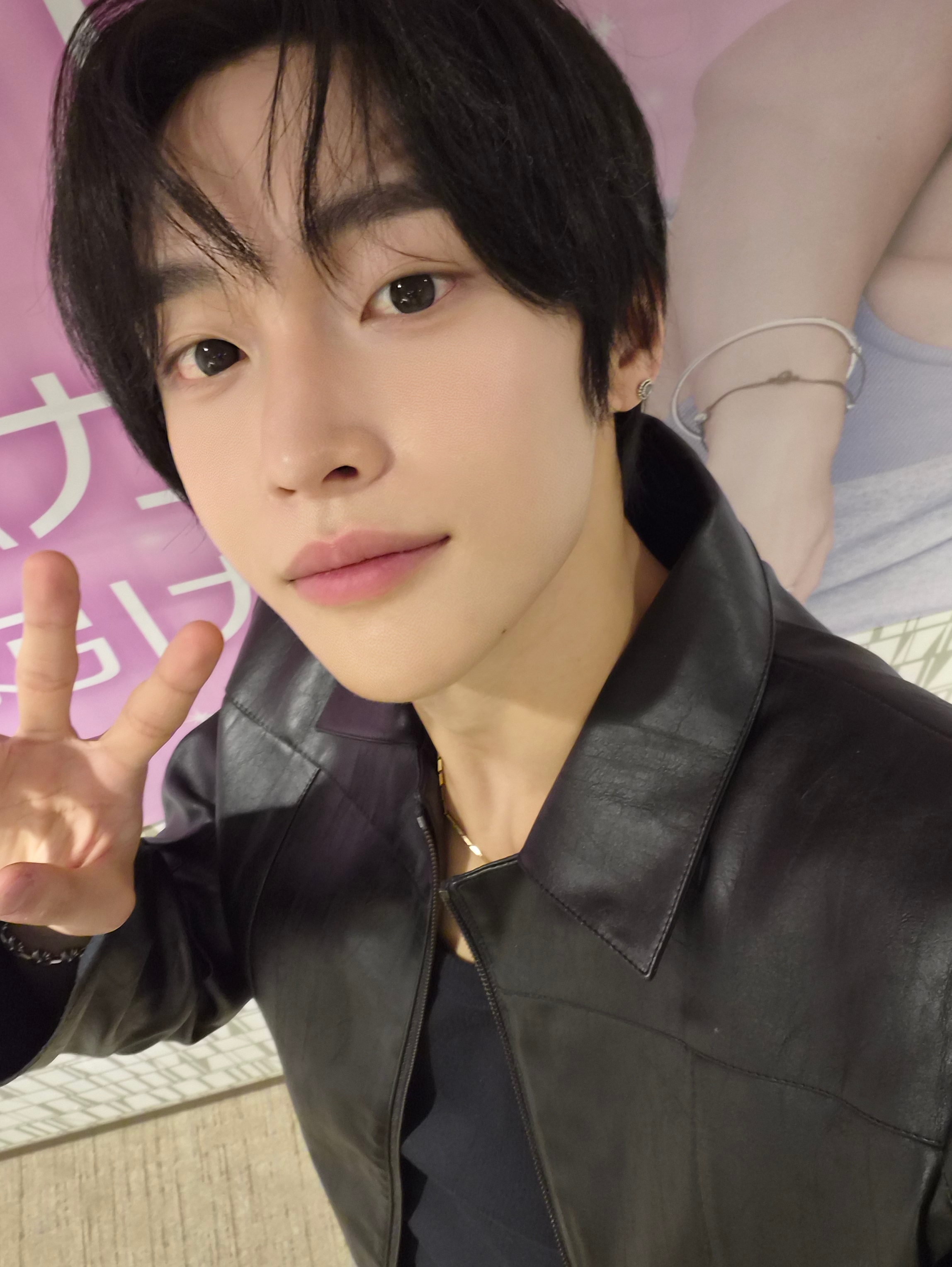 [잡담] 아 요즘 원빈이 얼굴 왤케 좋냐 | 인스티즈