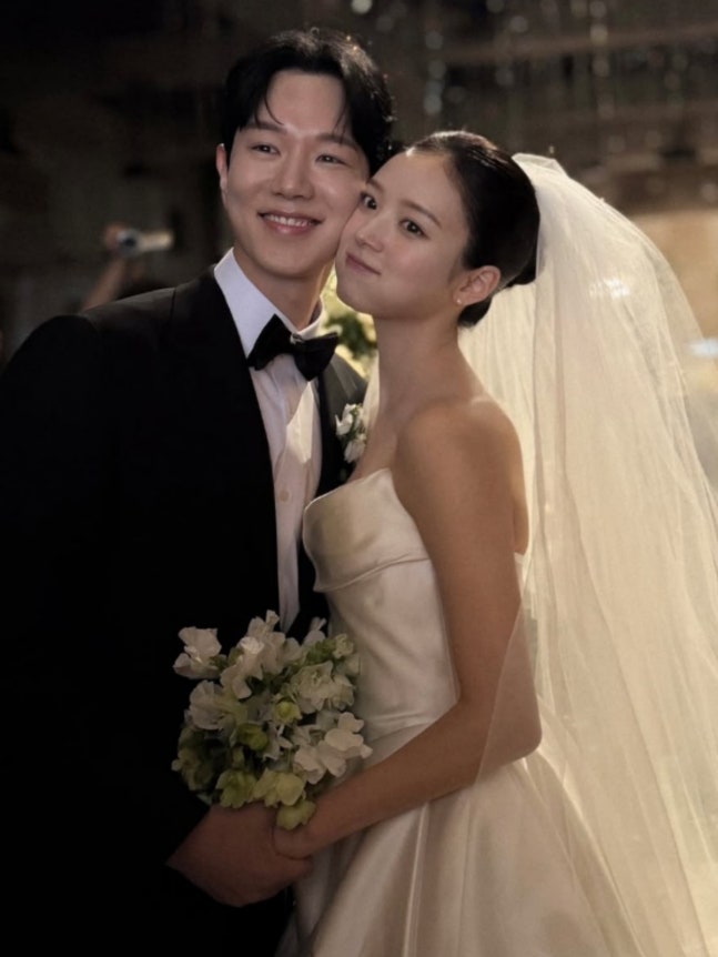 [정보/소식] '윤수영❤️' 김지영, 결혼식 축의금 1천만원 기부…"온기 나누며 살겠다" [⭐️해시태그] | 인스티즈