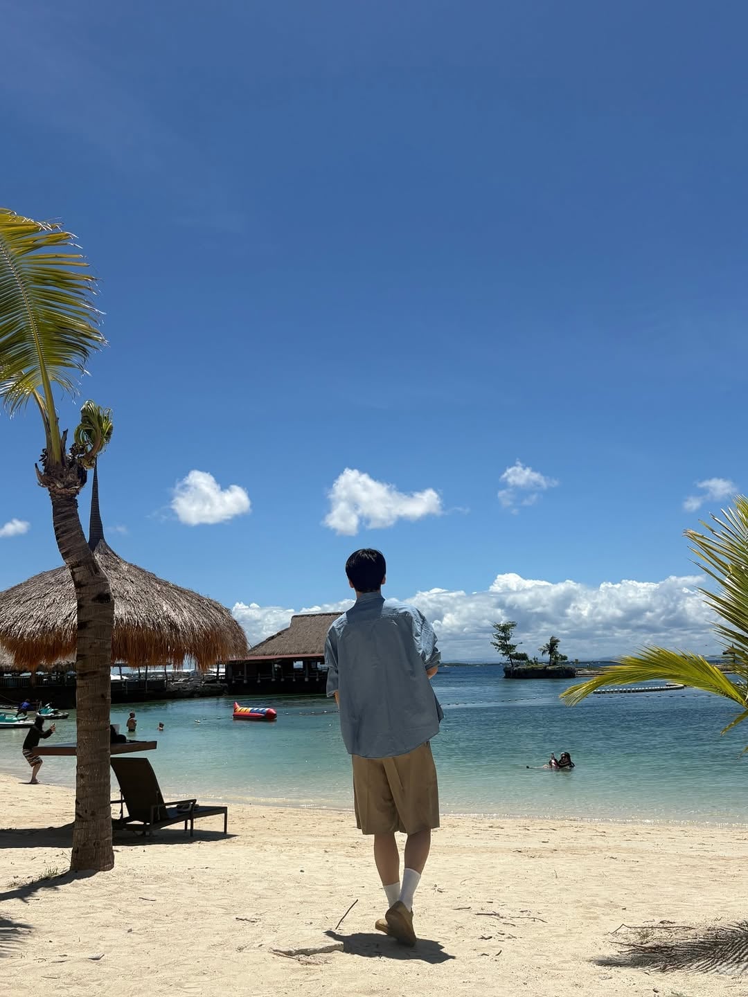 [잡담] 투바투 볼 때마다 생각하는 건데 진짜 실물로 보면 길고 말랐는데 | 인스티즈