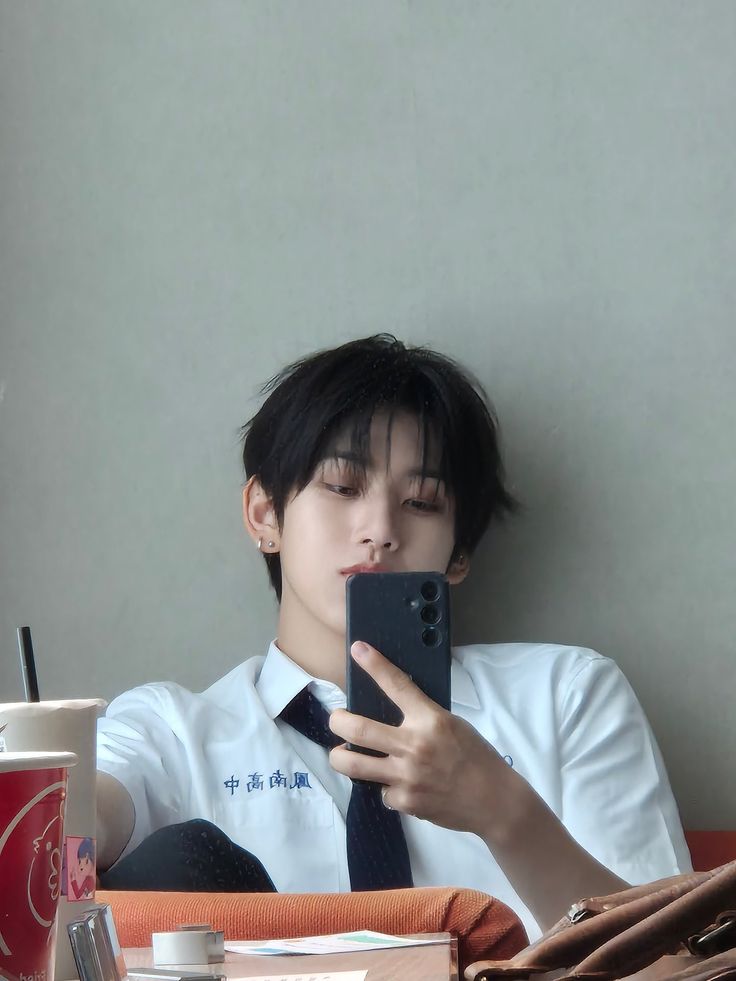[잡담] 요즘 계훈한테 매우 큰 관심을 | 인스티즈
