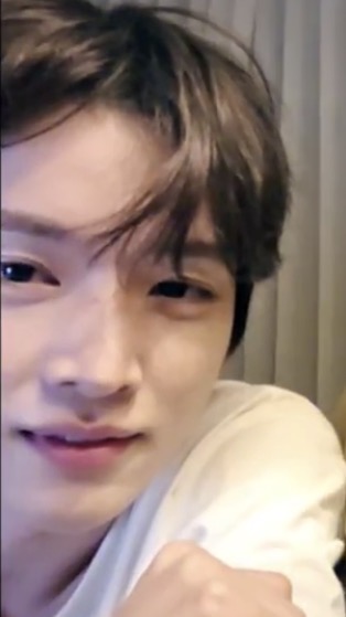 [잡담] 말랑따끈촉촉나른 강아 ㅈㅇ 성찬 | 인스티즈