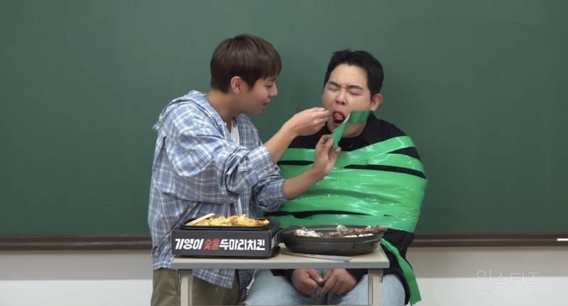 빠더너스 문상훈 묶어두고 딸계탕 먹이는 박지훈 | 인스티즈