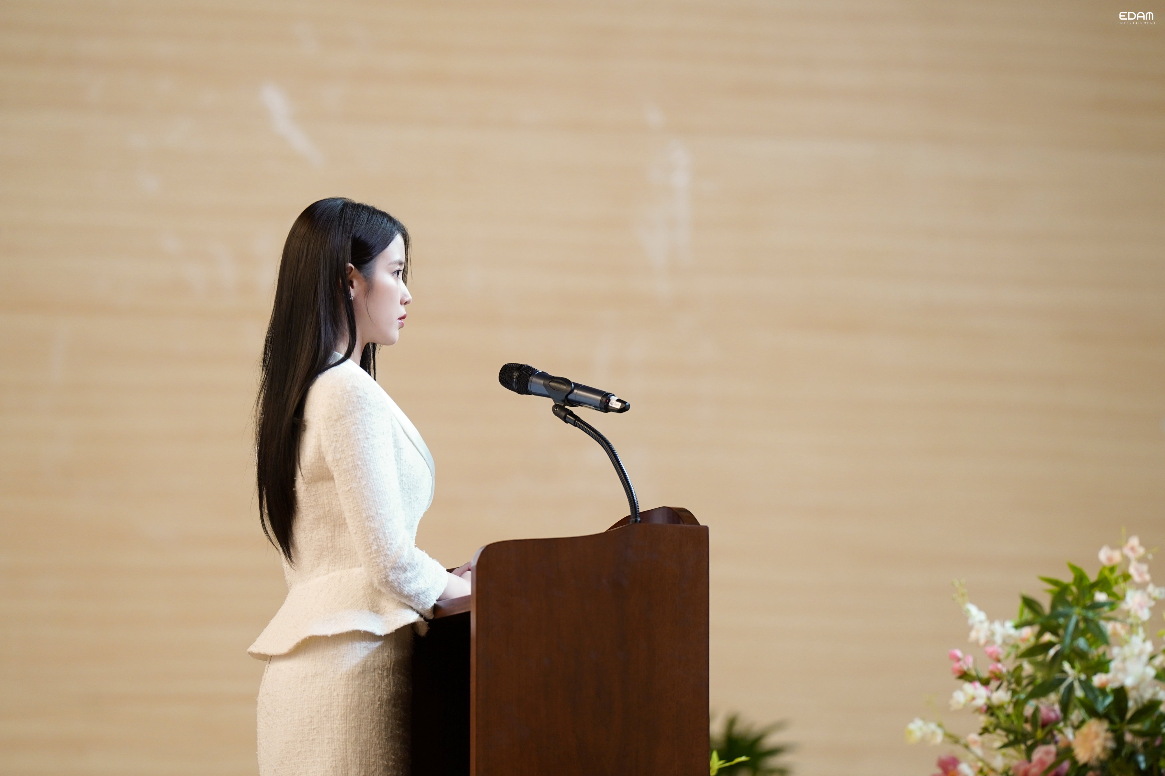 [미디어] 아이유) 21세기 대군부인 9,10회 아이유 소속사 비하인드컷 모음 | 인스티즈