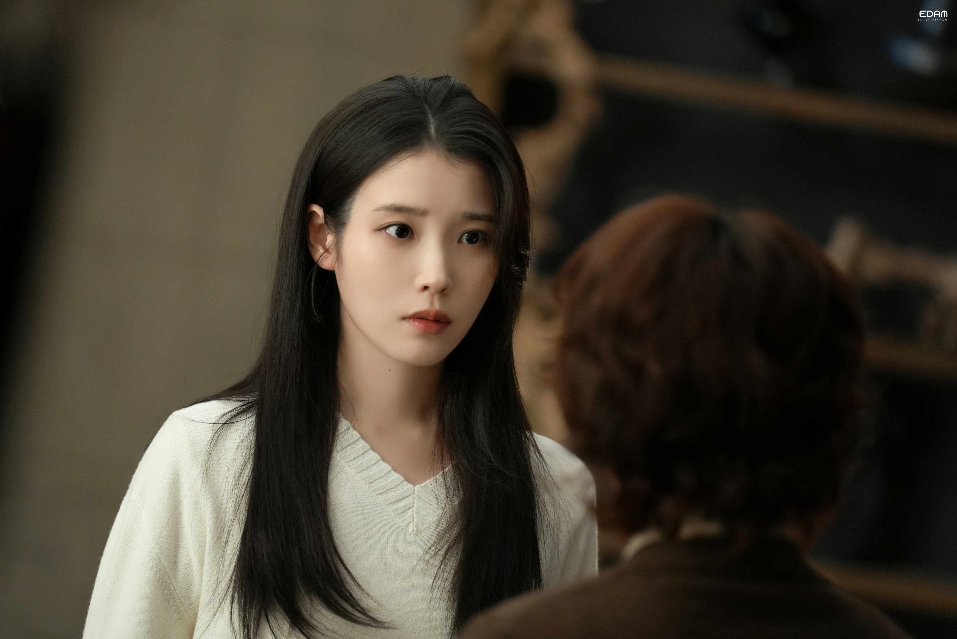 [미디어] 아이유) 21세기 대군부인 9,10회 아이유 소속사 비하인드컷 모음 | 인스티즈