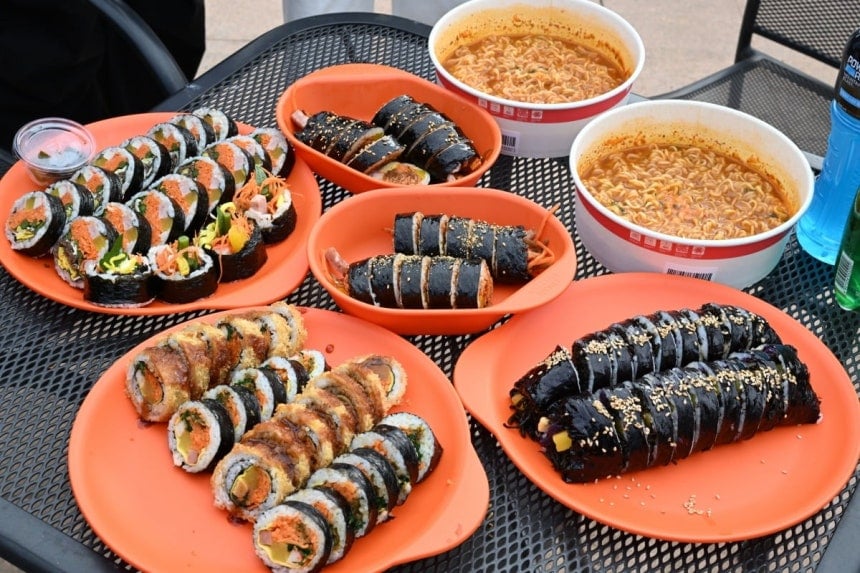 [잡담] [단독] 15만명 몰린 김천 김밥축제, 올해 잠실 롯데서 먼저 열린다 | 인스티즈