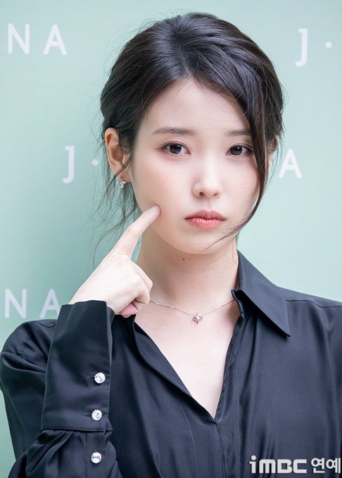 [잡담] 아이유 오늘 진짜 이뻤네… | 인스티즈