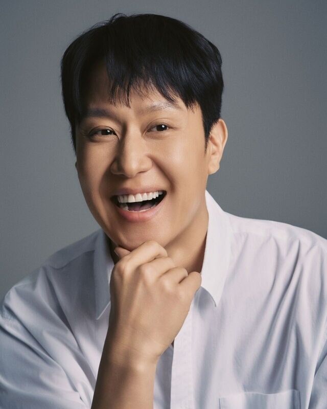 [정보/소식] [단독] 정우, '8년' 몸 담은 BH 떠나 사람엔터테인먼트行 | 인스티즈