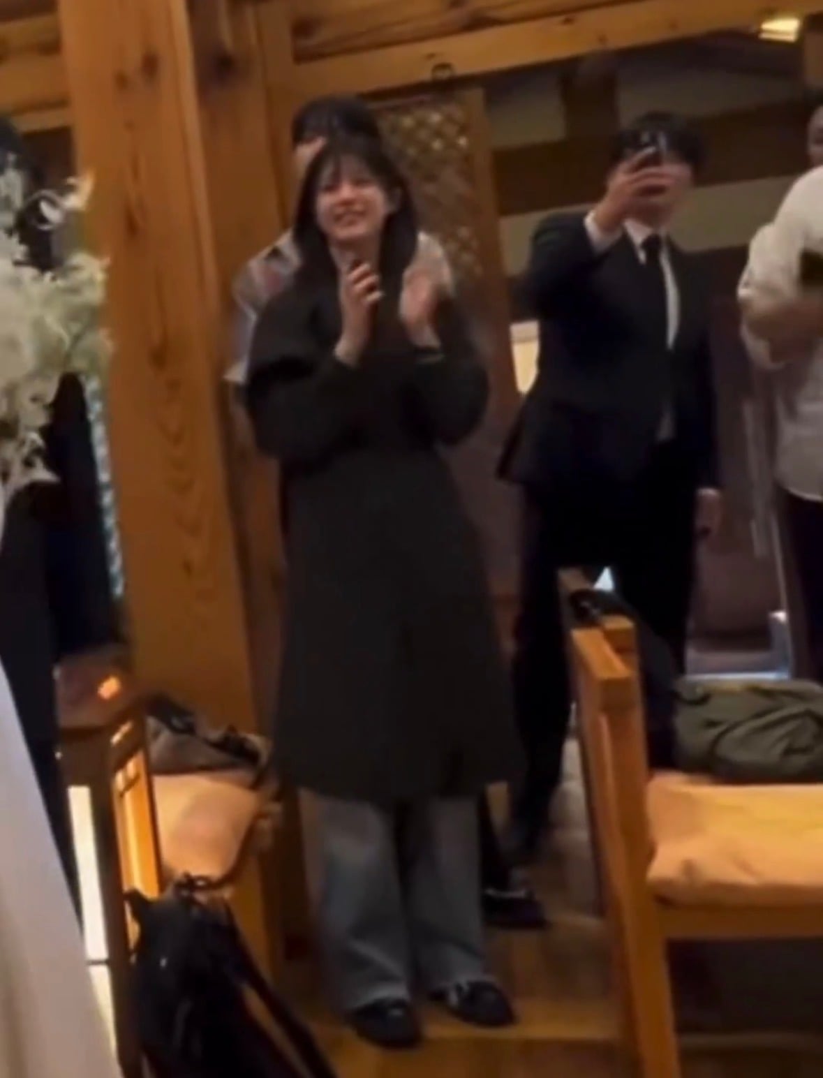 [잡담] 고윤정 이거 최근인가?? 다시 앞머리 잘랐어?? | 인스티즈