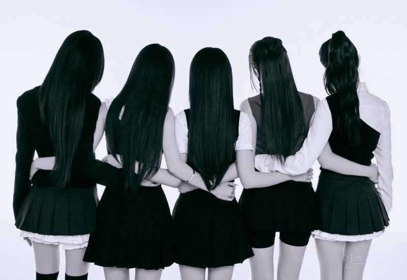 현 시각 이탈리아에서 반응 터진 아직 데뷔도 안 한 그룹.jpg | 인스티즈