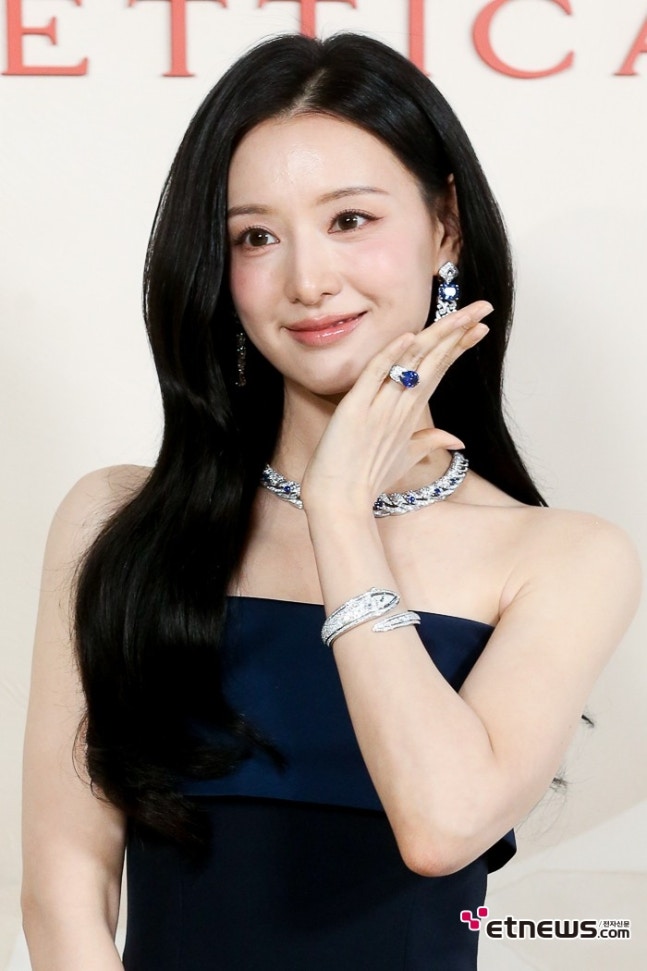 [잡담] 오늘자 불가리 행사 참석한 장원영&김지원 기사사진 | 인스티즈