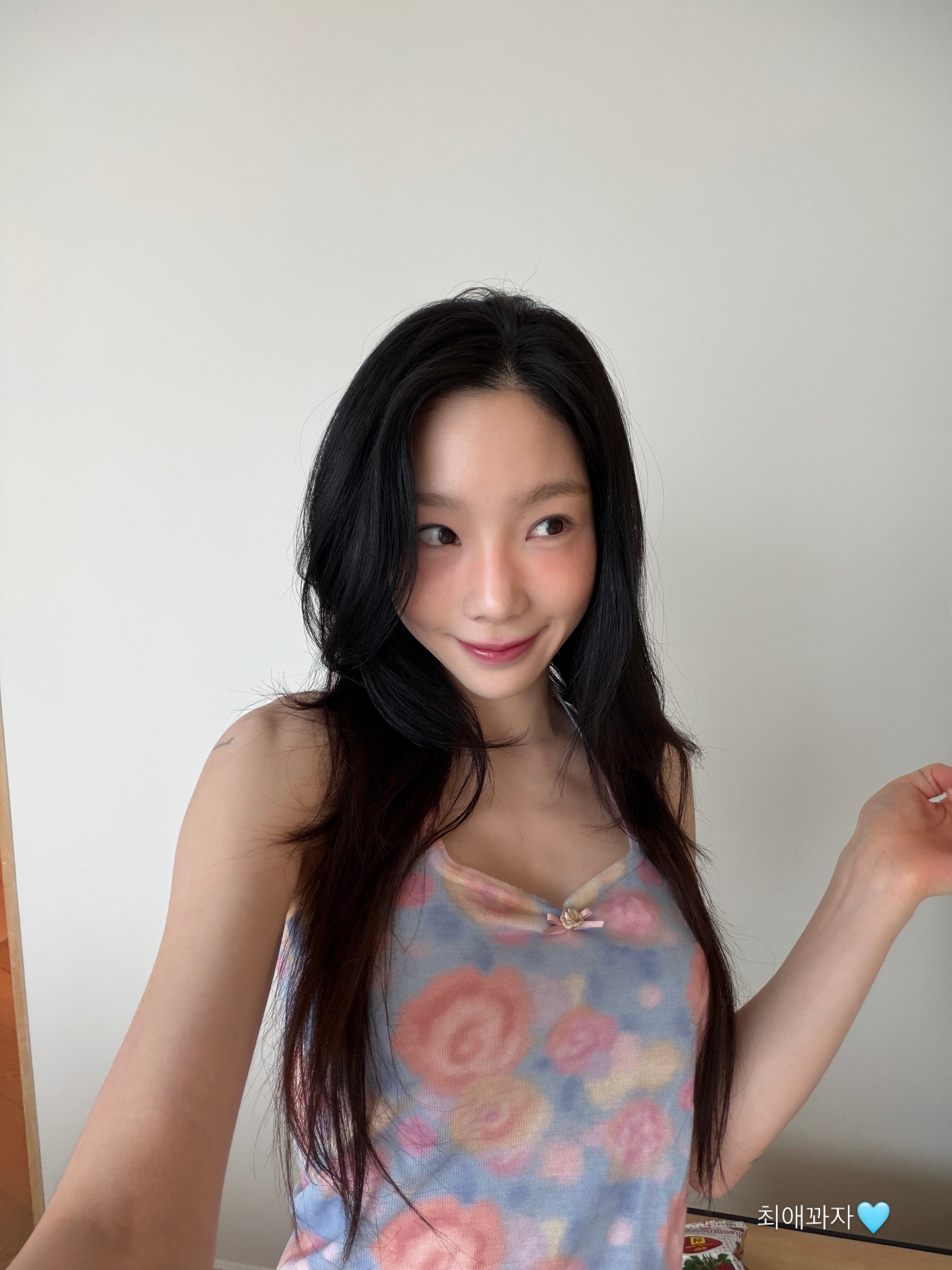 [정보/소식] 태연 인스타그램 업데이트 (아 모자를 못샀네) | 인스티즈