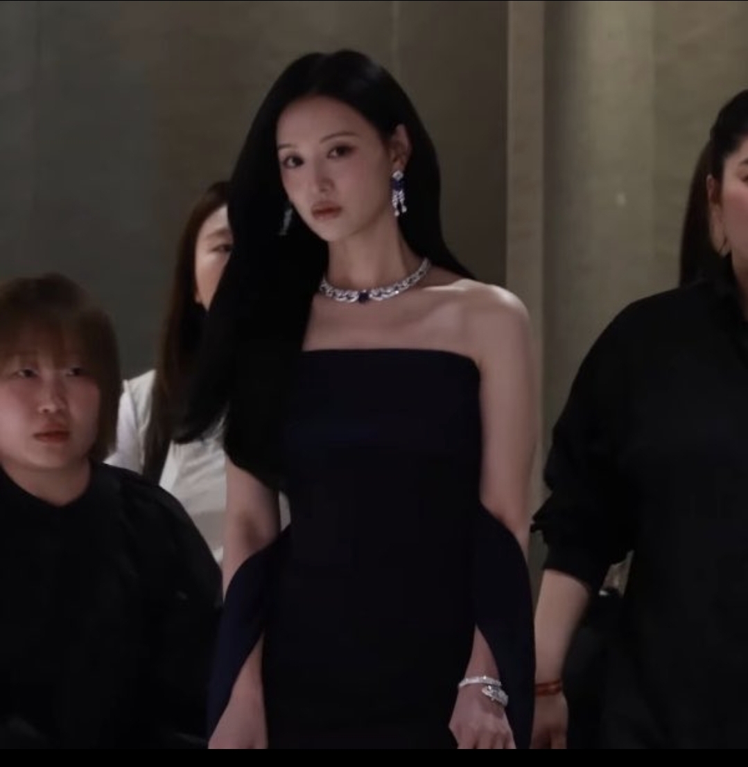 [잡담] 김지원 이 외모로 로맨스드 안찍는거 말이 안됨 | 인스티즈