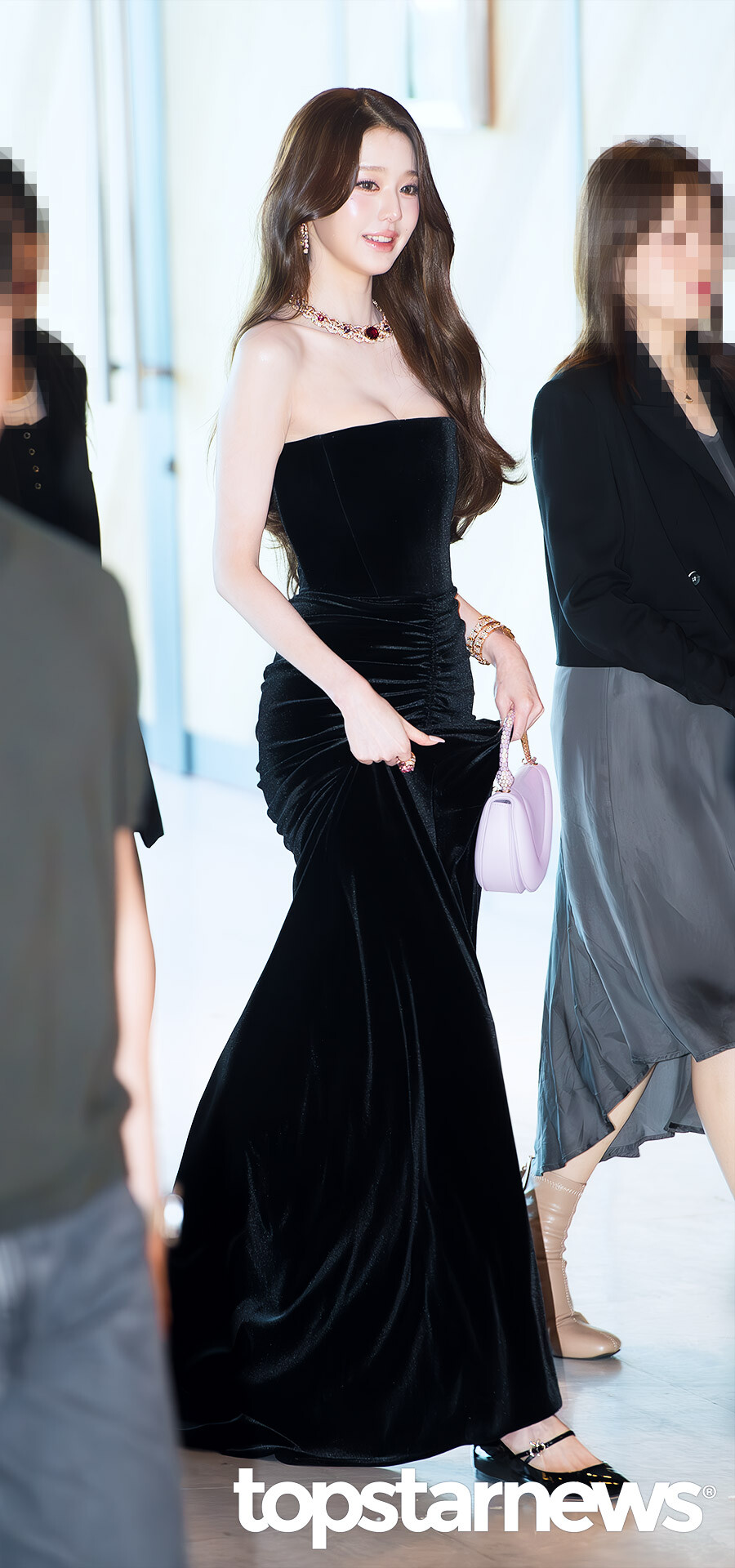 [잡담] 오늘자 불가리 행사 참석한 장원영&김지원 기사사진 | 인스티즈