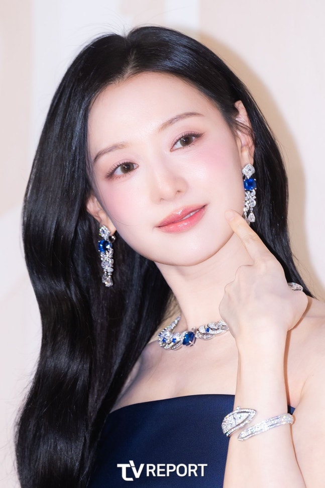 [잡담] 오늘자 불가리 에클레티카 행사 배우 김지원 기사사진 | 인스티즈