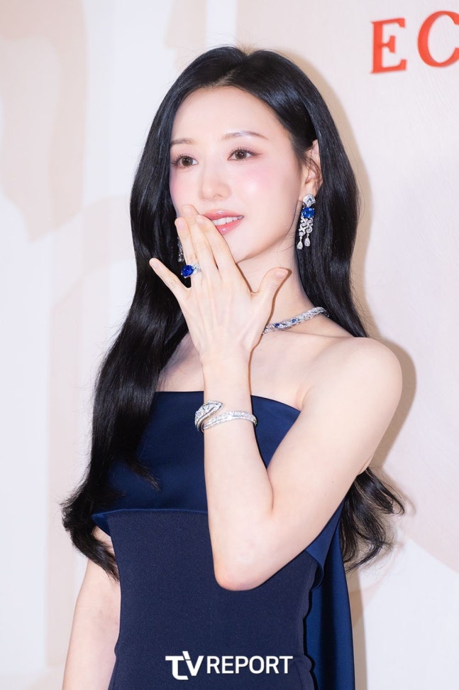 [잡담] 오늘자 불가리 에클레티카 행사 배우 김지원 기사사진 | 인스티즈