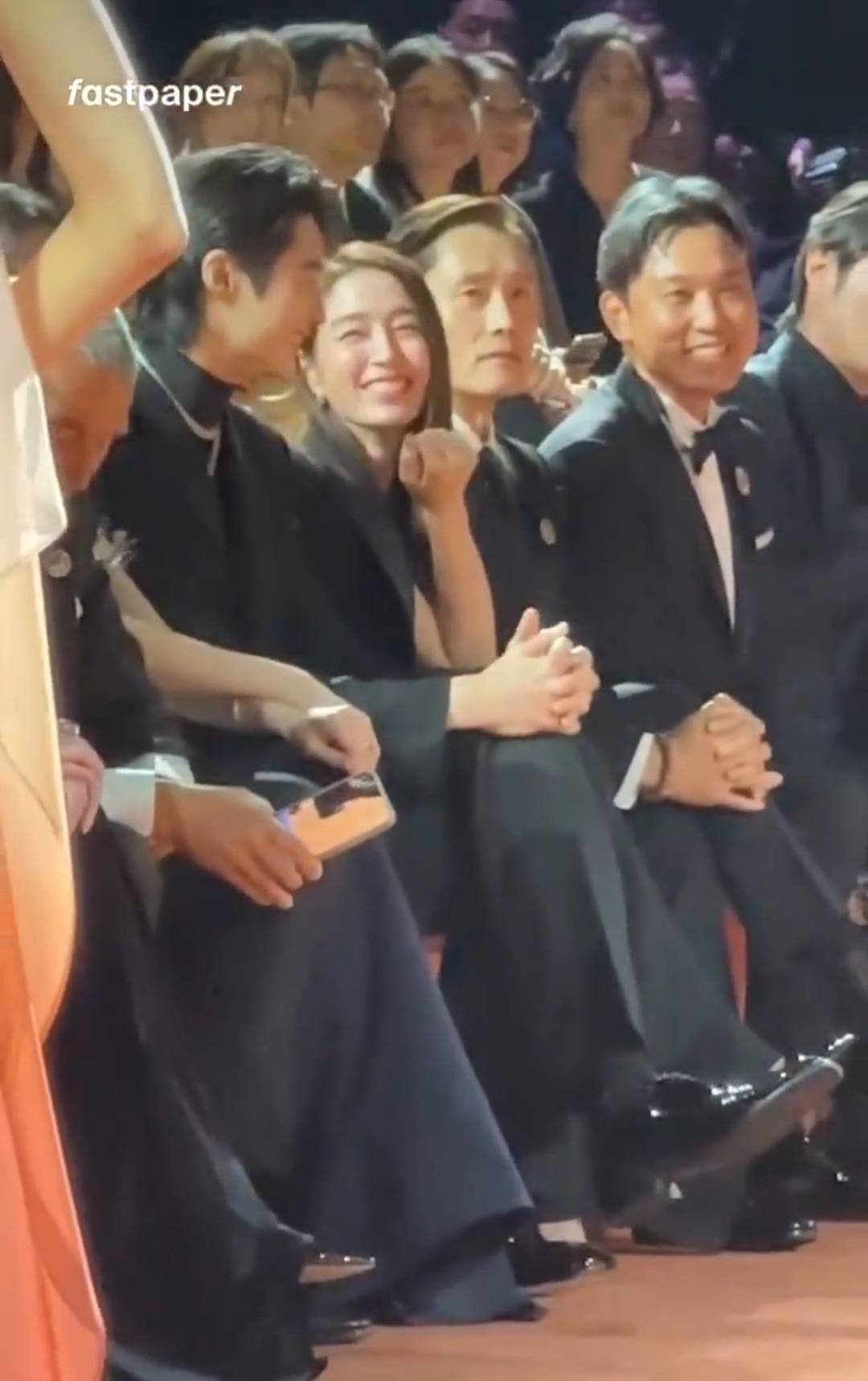 [잡담] 변우석 이민정 배우님이랑 웃는거봐ㅋㅋㅋ | 인스티즈