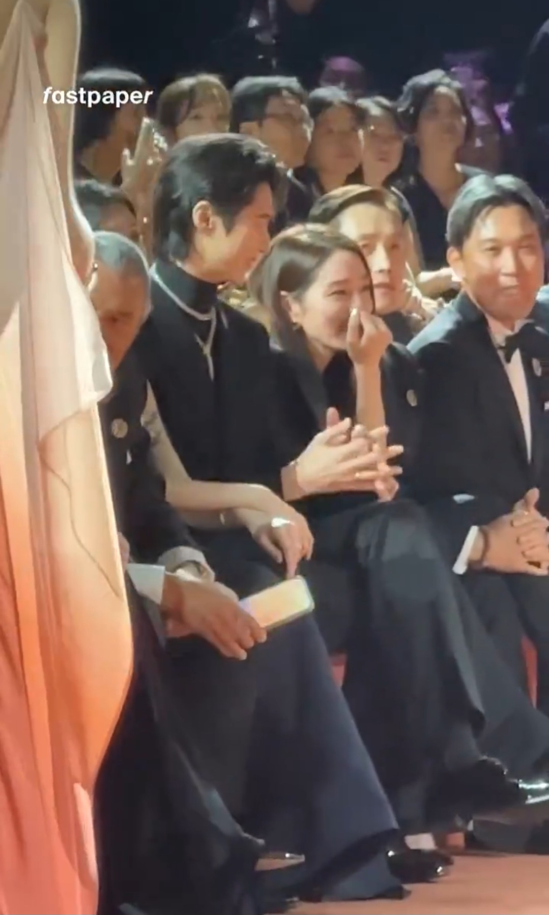 [잡담] 변우석 이민정 배우님이랑 웃는거봐ㅋㅋㅋ | 인스티즈