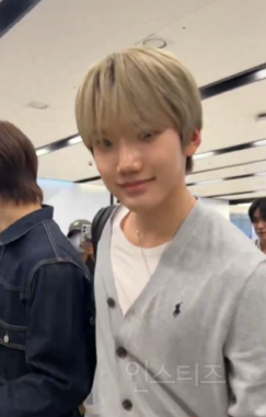 염색하고 살짝 분위기 냉미남 스타일 된 신인.gif | 인스티즈