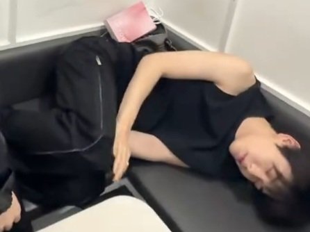 [잡담] 대기실에서 뻗어 자고 있는 투바투인데 | 인스티즈
