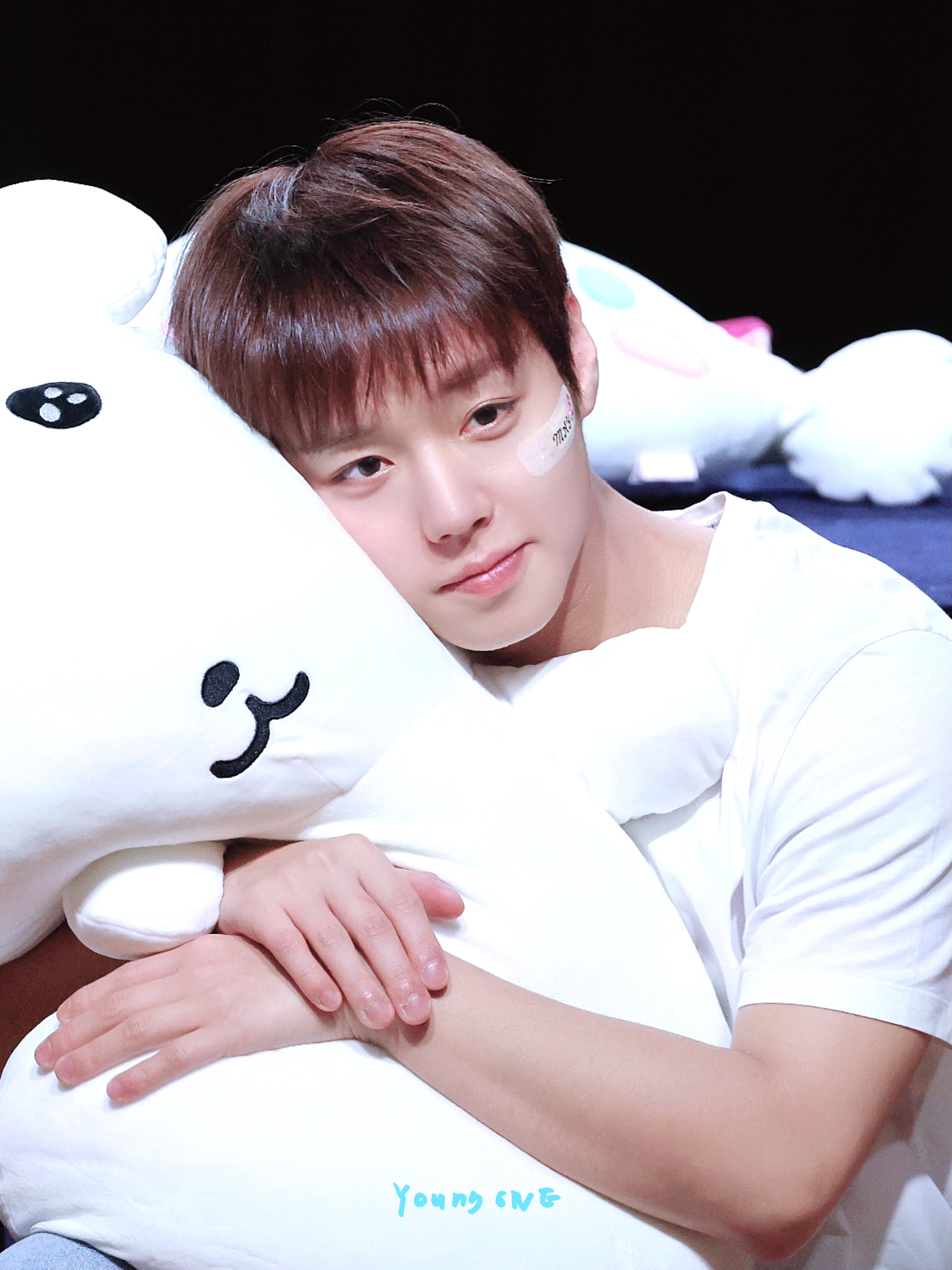 [잡담] 박지훈 최근 사진들 미친 듯이 저장 중 | 인스티즈