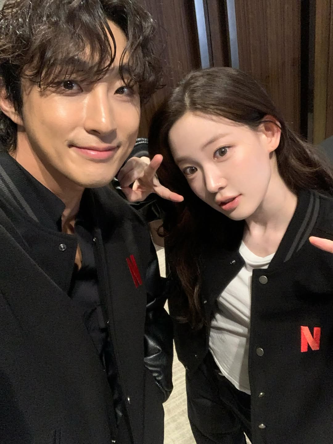 [잡담] 원더풀스) 넷플에서 배우들 선물 줬나보더라 | 인스티즈