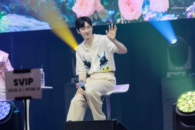[잡담] 이제훈) 260513 이제훈 말레이시아 팬미팅 비하인드 사진 | 인스티즈