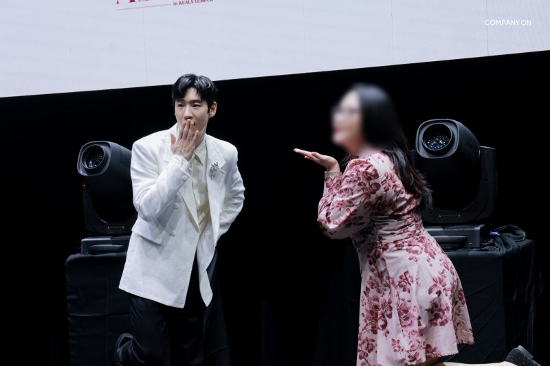 [잡담] 이제훈) 260513 이제훈 말레이시아 팬미팅 비하인드 사진 | 인스티즈