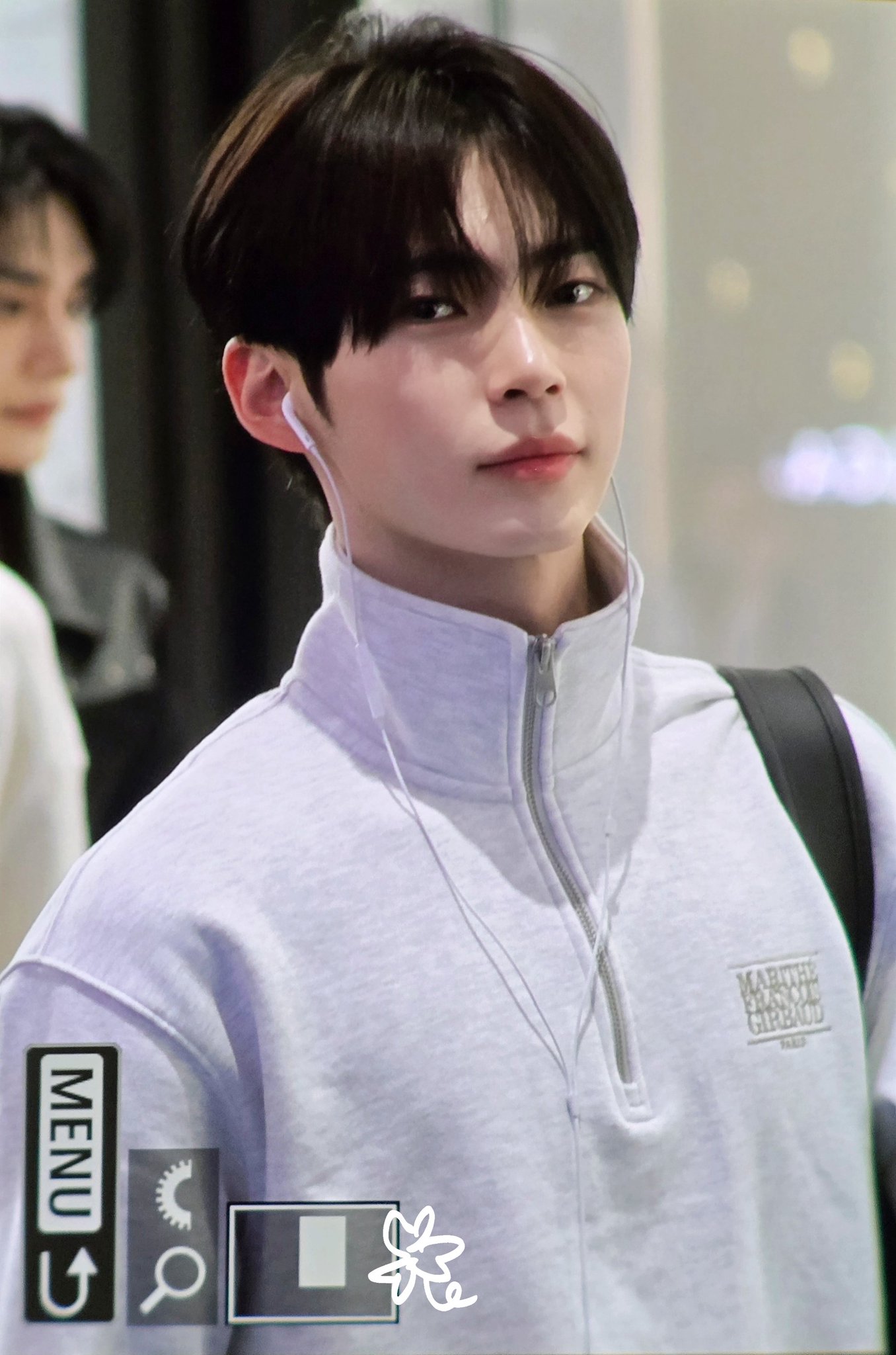 [잡담] 성한빈 공항 와 | 인스티즈