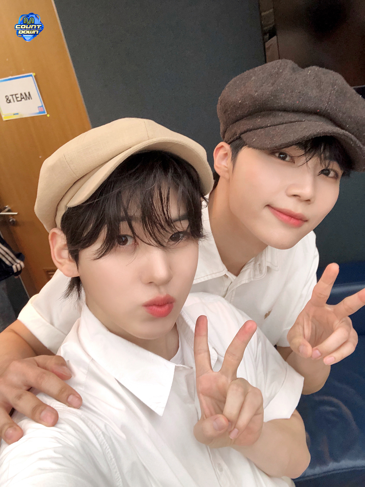 [잡담] 계훈이 건욱이 셀카 | 인스티즈