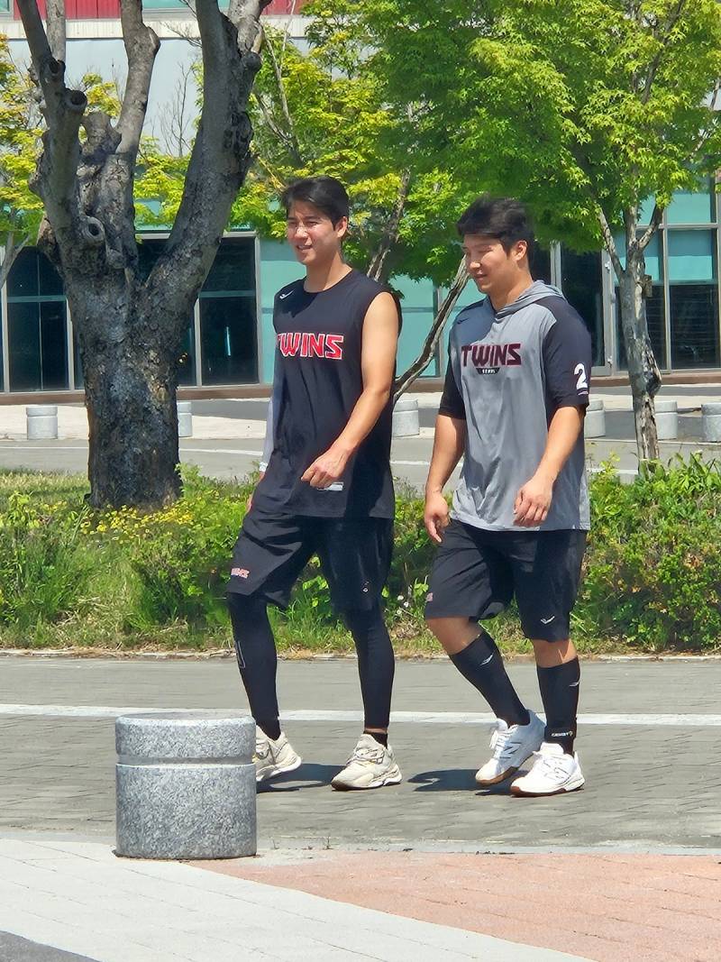 [잡담] 우울한데 깁스 푼 보경이 | 인스티즈