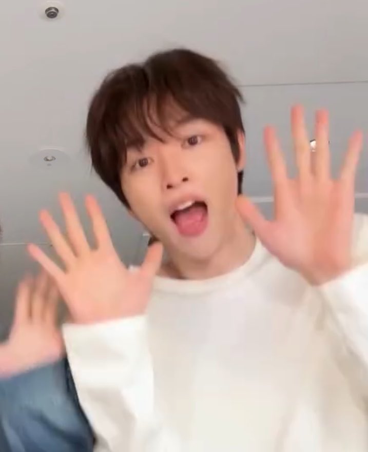 [잡담] 이제 성찬이가 뭐를 해도 토끼로만 보입니다 | 인스티즈