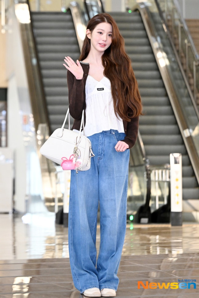 [잡담] 250513 장원영 일본 출국 기사사진 | 인스티즈