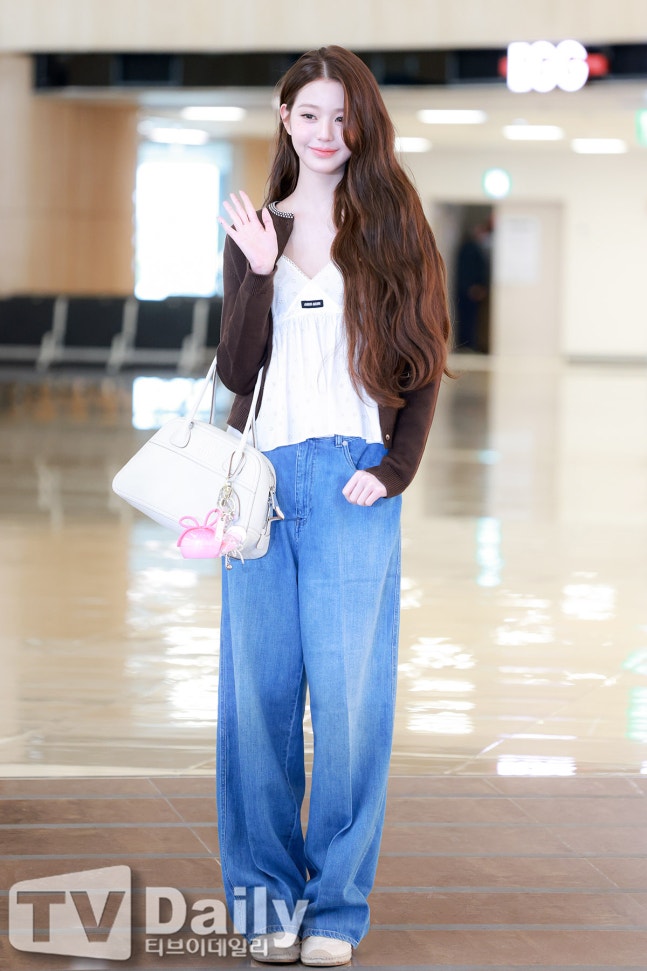 [잡담] 250513 장원영 일본 출국 기사사진 | 인스티즈
