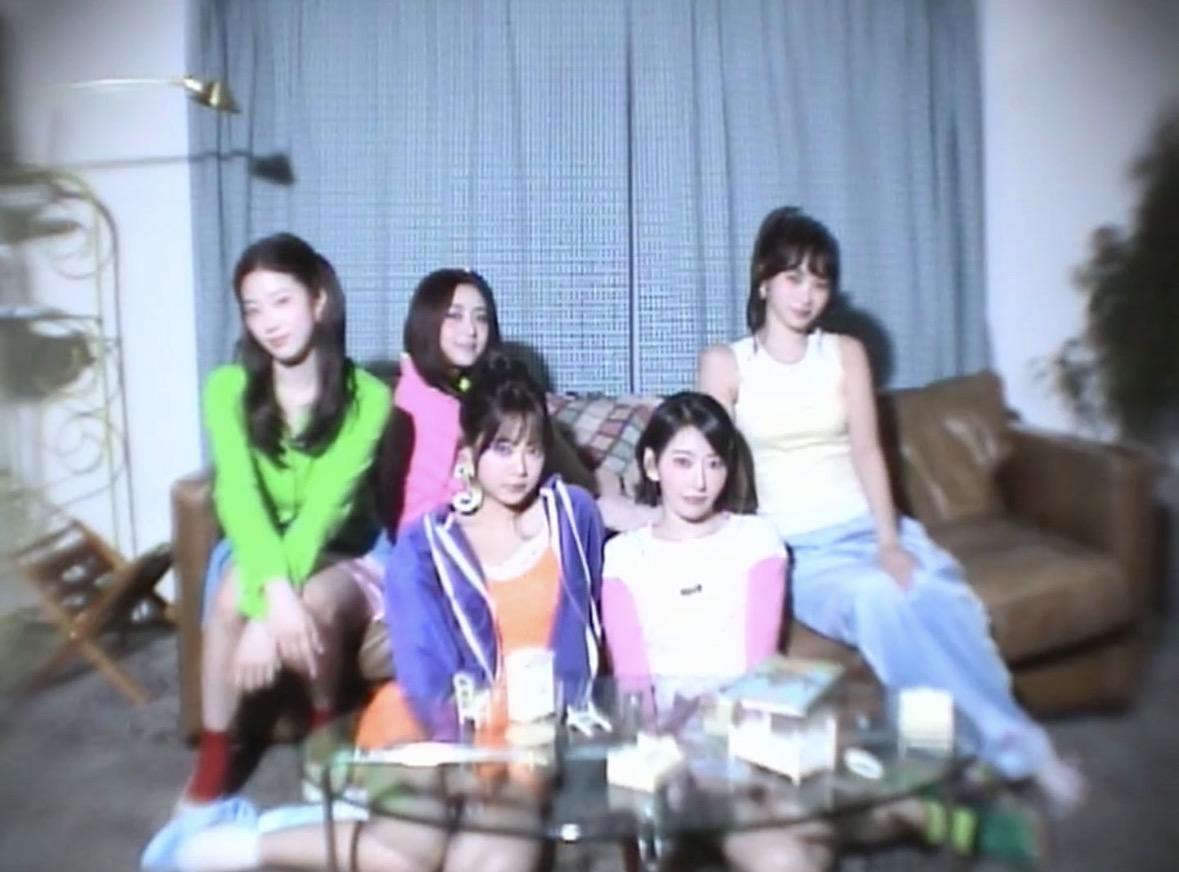 [잡담] 르세라핌 오늘 컨포 이거 생각난다 | 인스티즈