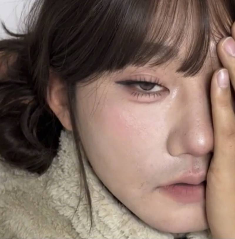 [잡담] 이 중국아저씨같은얼굴 화장빨 잘받는 얼굴이야?? | 인스티즈