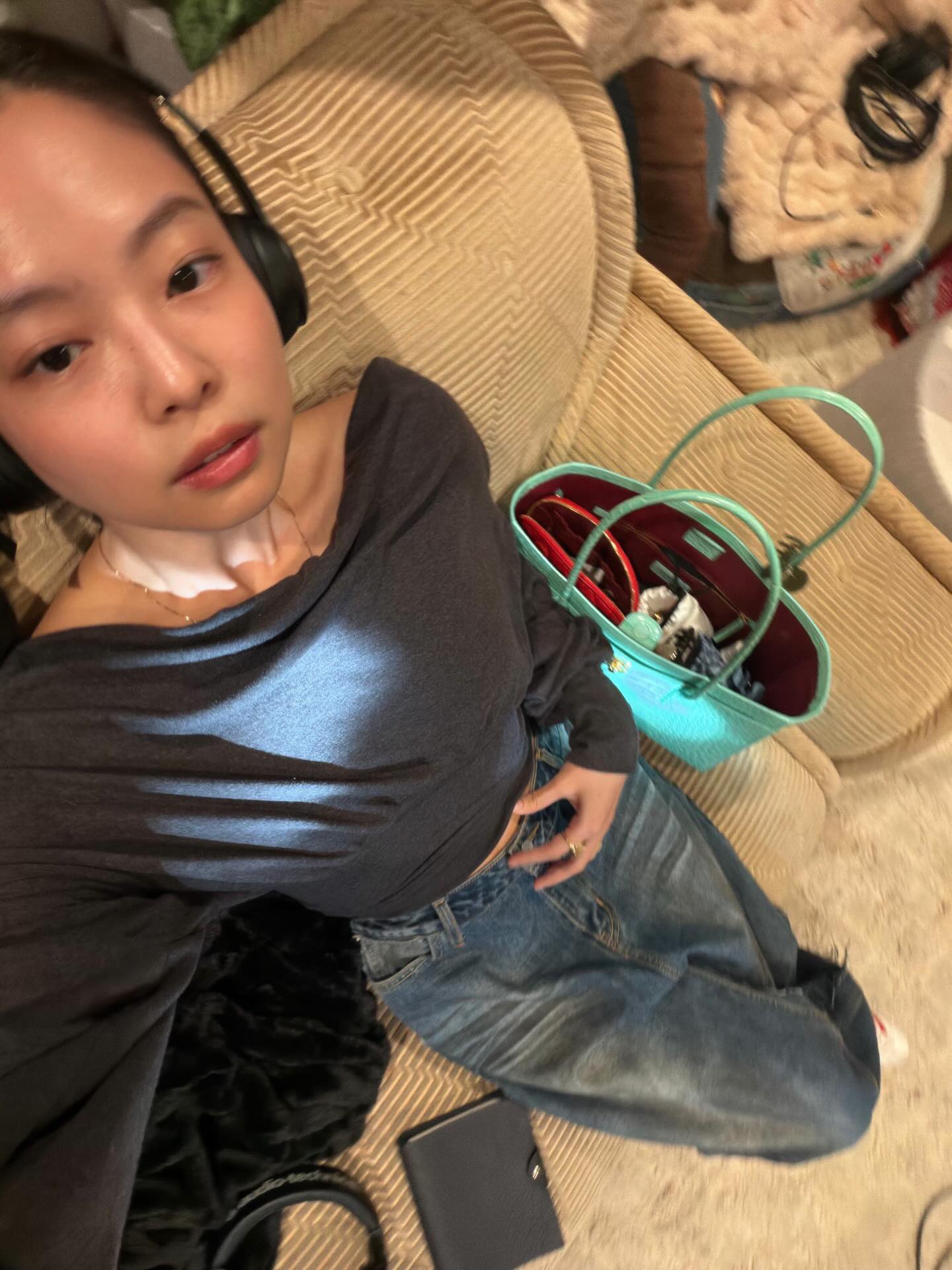 [잡담] 제니 인스타에 뉴욕 사복 떴다 | 인스티즈