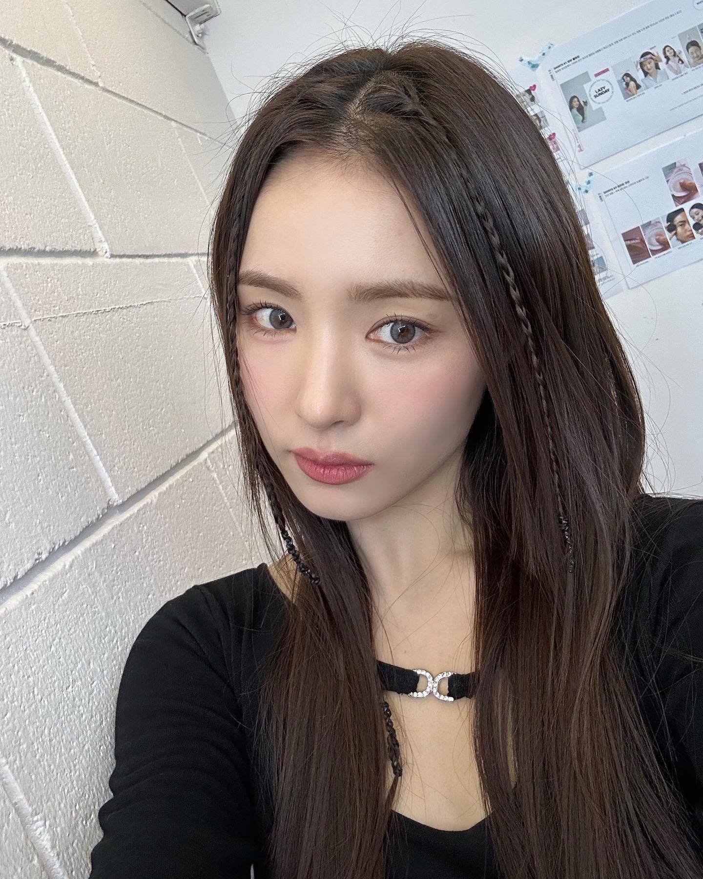 [잡담] 신세경) 신세경 회색렌즈 셀카 | 인스티즈