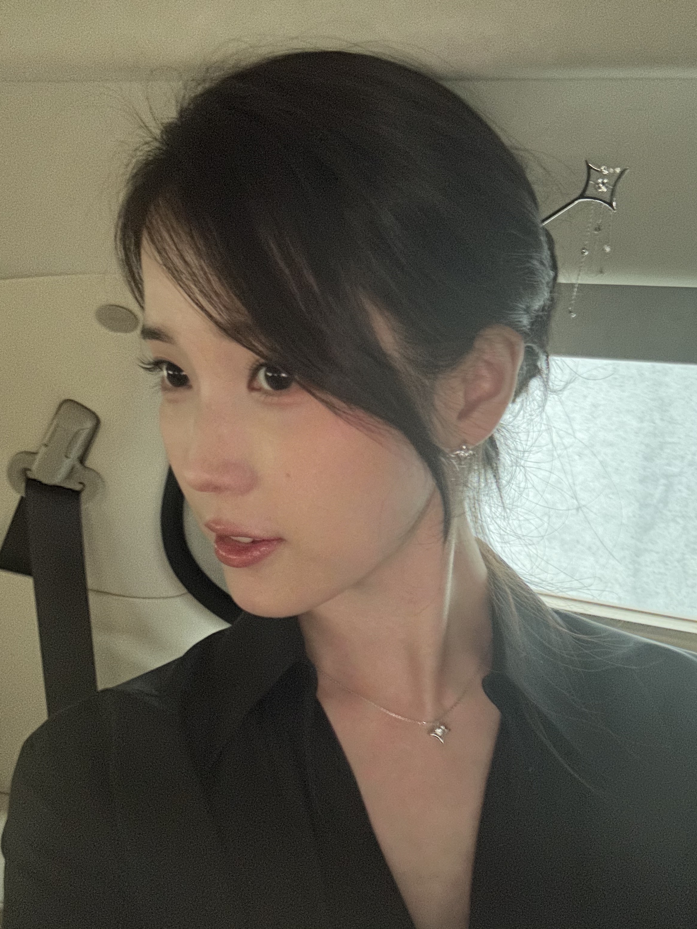 [잡담] 아이유 ㅁㅊ 개존예 여신... | 인스티즈
