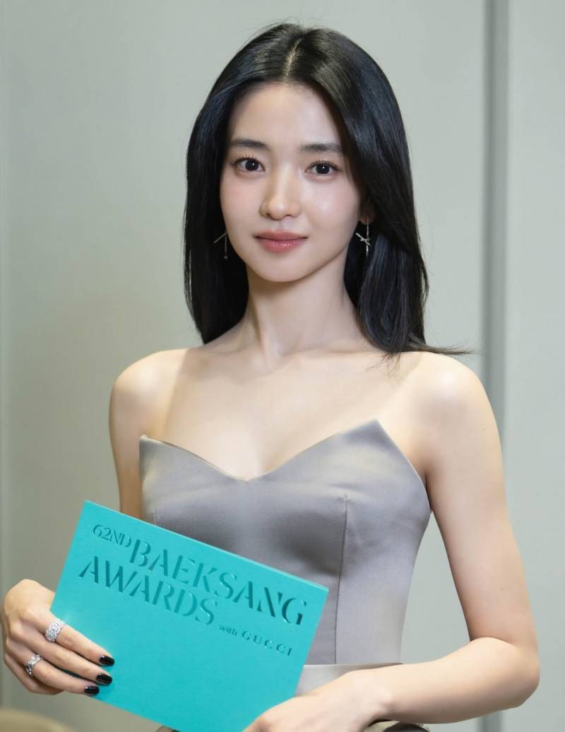 요즘 메이크업 담당 바뀌고 달라진 김태리..JPG | 인스티즈
